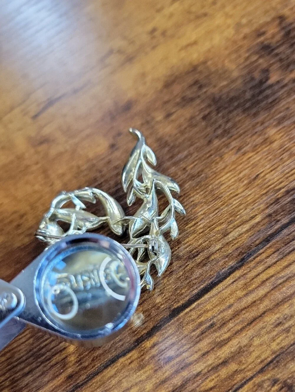 Vintage Lisner Leaf Brooch